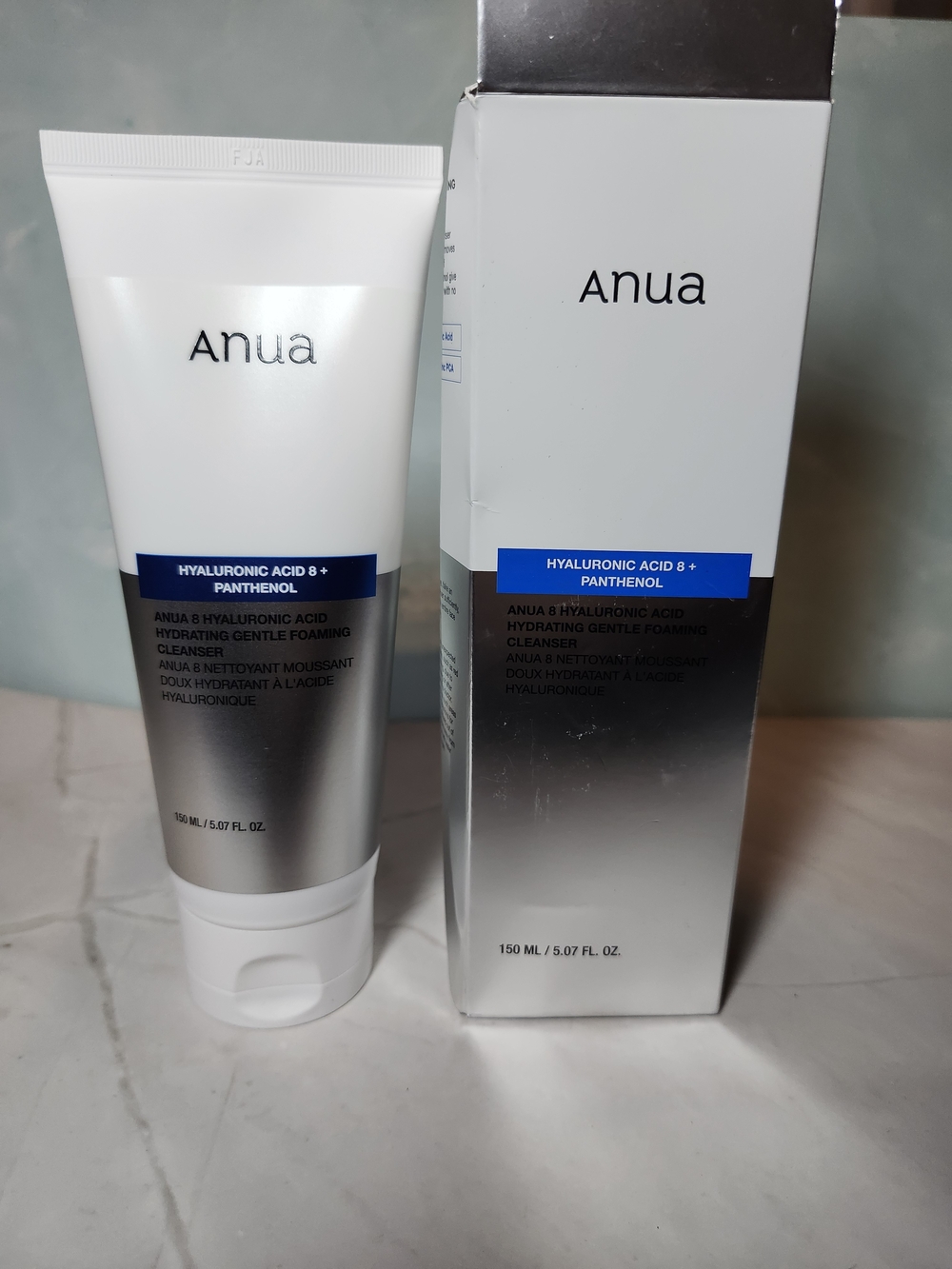 Anua Hyaluronic Acid Hydrating Gentle Foaming Cleanser - White/Silver